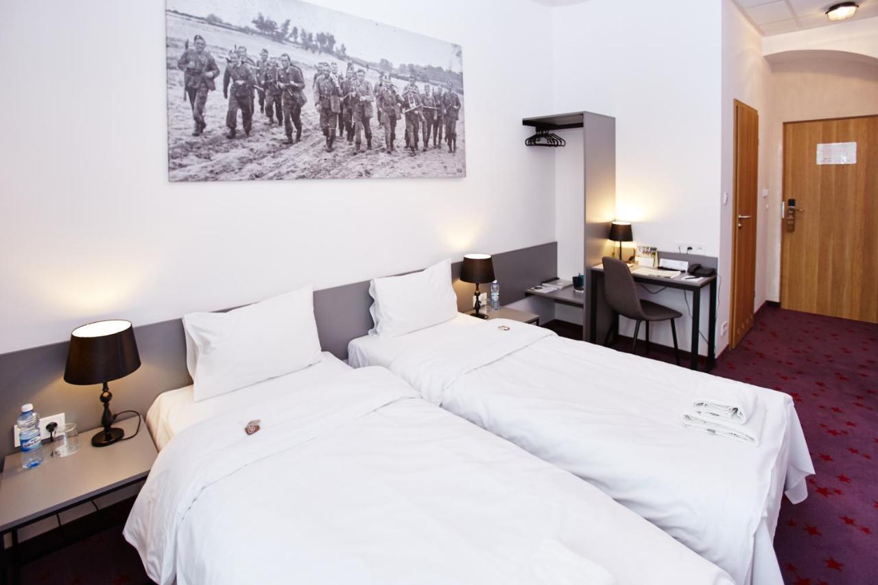Koszary Arche Hotel Góra Kalwaria Exteriör bild