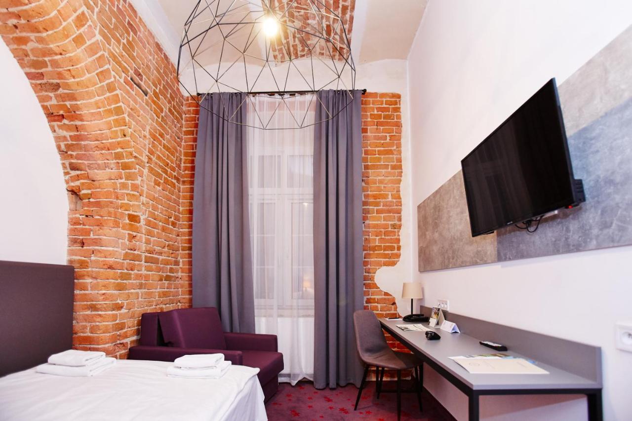 Koszary Arche Hotel Góra Kalwaria Exteriör bild