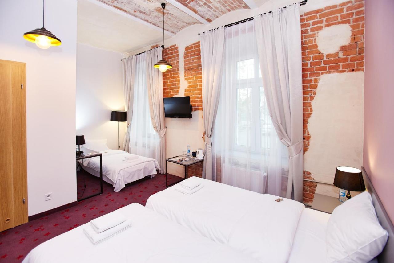 Koszary Arche Hotel Góra Kalwaria Exteriör bild