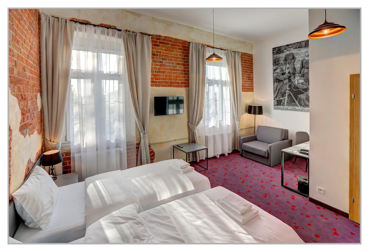 Koszary Arche Hotel Góra Kalwaria Exteriör bild