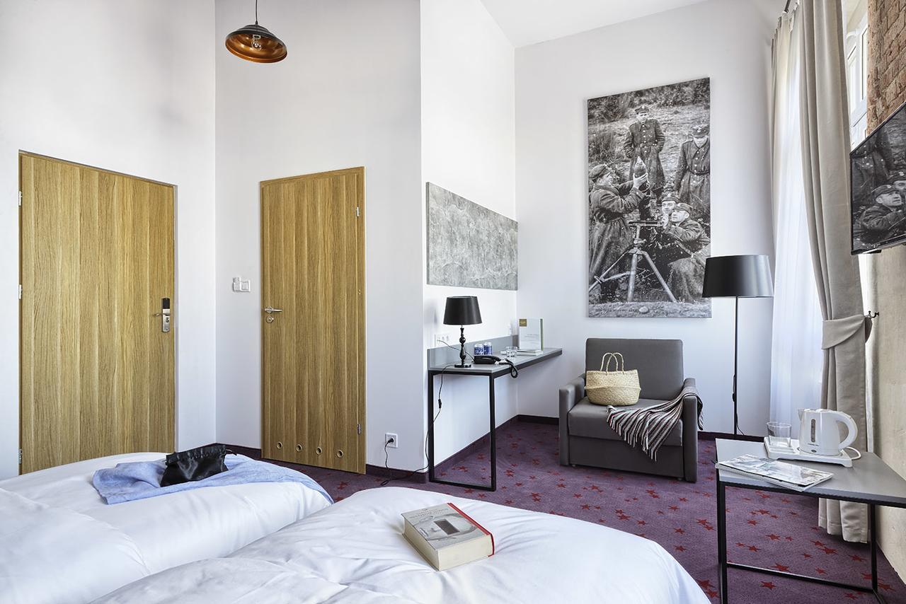 Koszary Arche Hotel Góra Kalwaria Exteriör bild