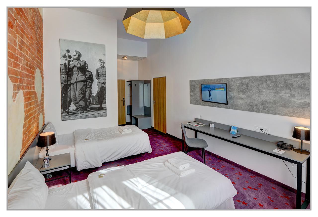Koszary Arche Hotel Góra Kalwaria Exteriör bild