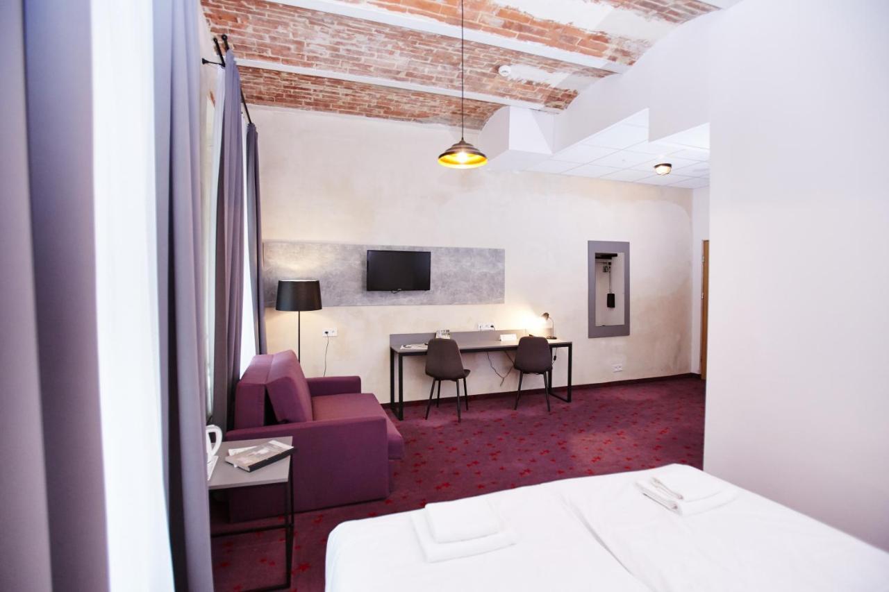 Koszary Arche Hotel Góra Kalwaria Exteriör bild