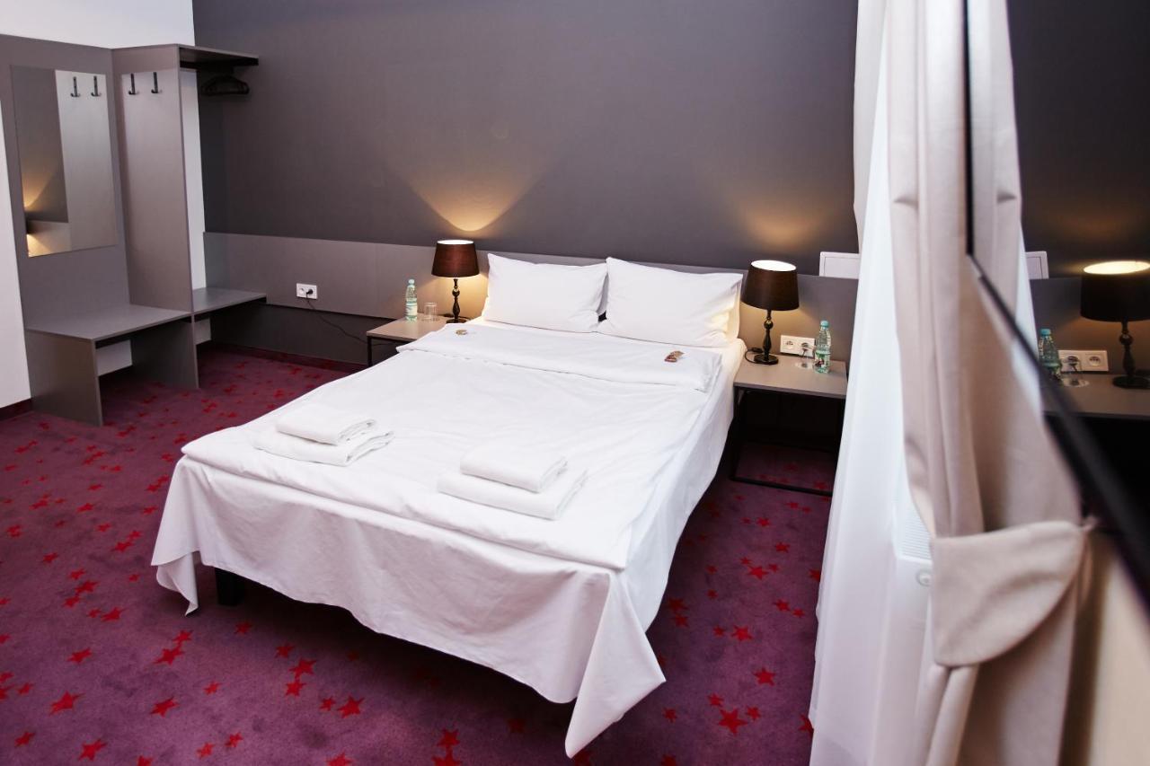 Koszary Arche Hotel Góra Kalwaria Exteriör bild
